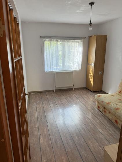 Inchrriez apartament 3 camere - 4