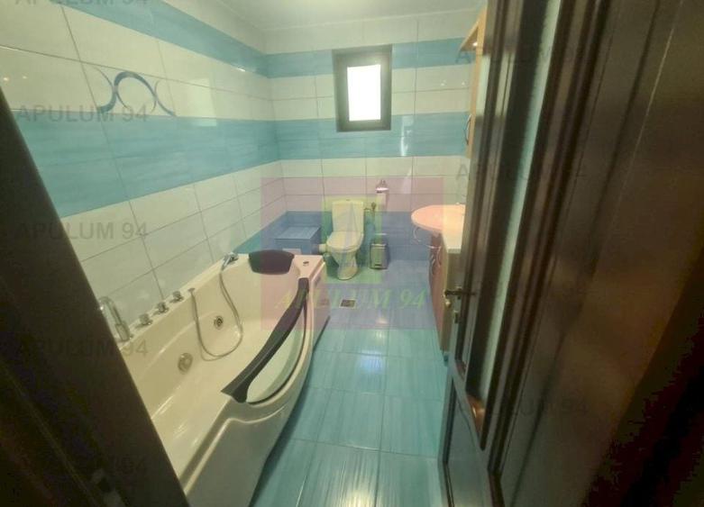 Casă individuală cu 6 camere decomandat cu Canalizare în Liceul Militar