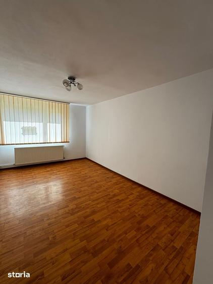 Spațiu comercial, de 38 mp, în Micro 14