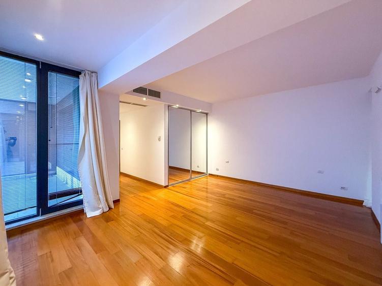 Apartament cu 3 camere semidecomandat, mobilat în Primăverii