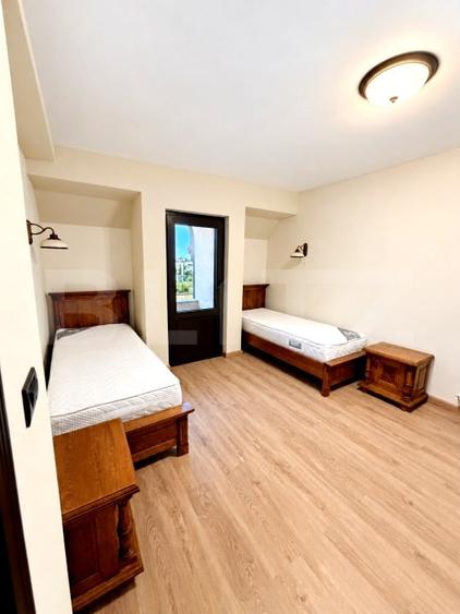 Apartament cu 3 camere semidecomandat, mobilat în Moșnița Nouă