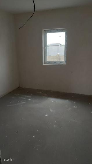 Casă cu 4 camere cu Teren 450 Mp în Malu Mare
