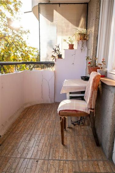 Apartament cu 4 camere decomandat în Decebal