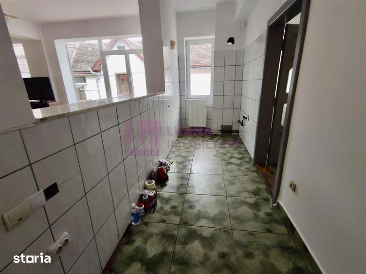 Casă cu 7 camere cu Teren 1540 Mp în Turnișor