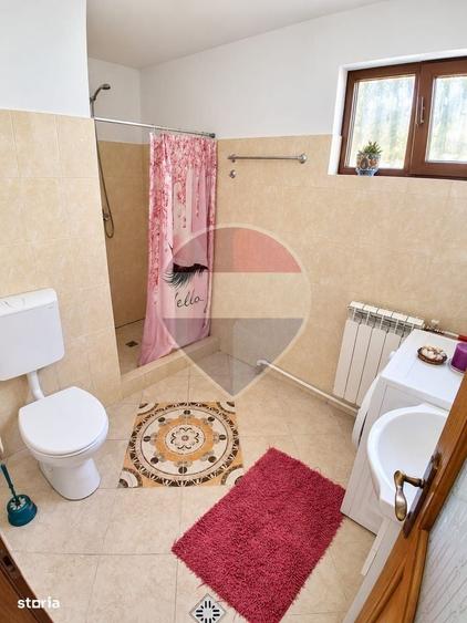 Casă cu 2 camere cu Teren 200 Mp în Central