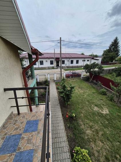 Casă cu 4 camere în Siretu