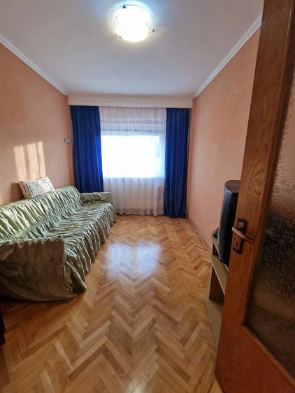 Apartament cu 3 camere decomandat în Banat