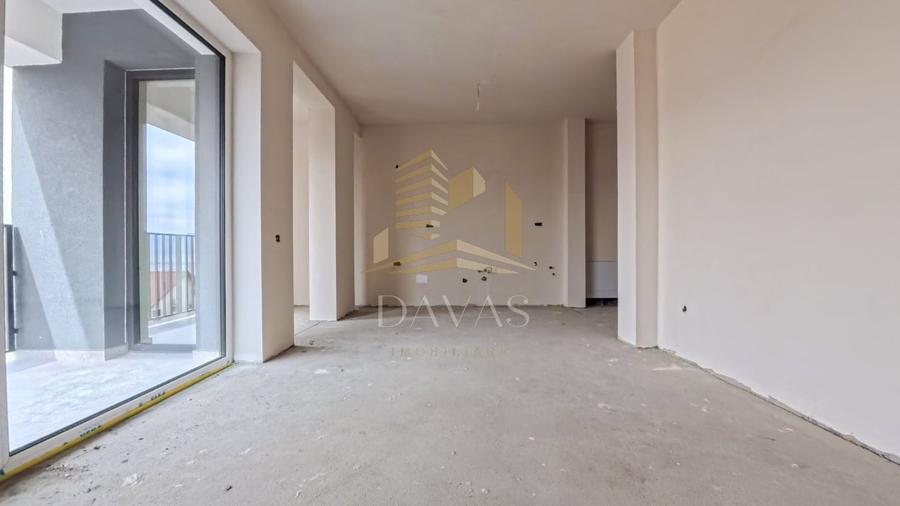 Apartament cu 3 camere semidecomandat în Baciu