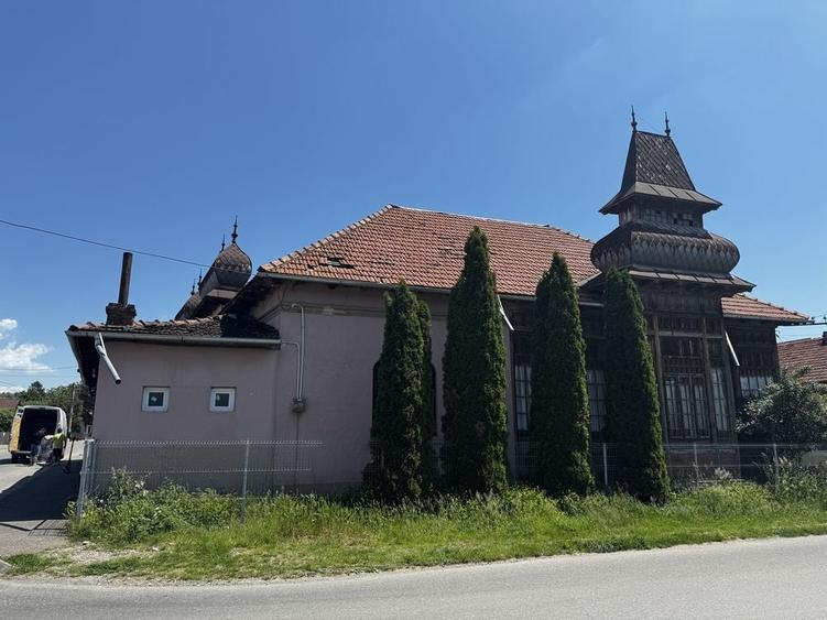 Casă cu 4 camere în Brebu