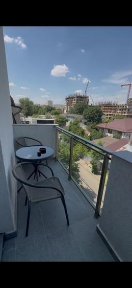 Apartament cu 2 camere decomandat în Apărătorii Patriei