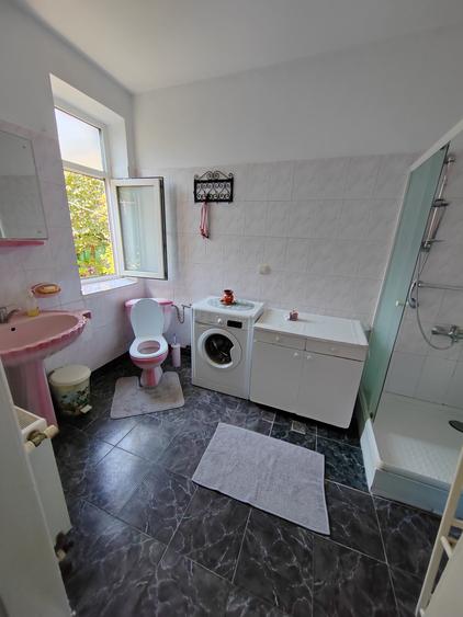 Casă cu 2 camere cu Teren 150 Mp în Moșilor