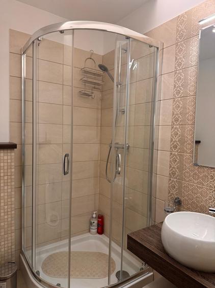 Apartament cu 3 camere decomandat în Furnica