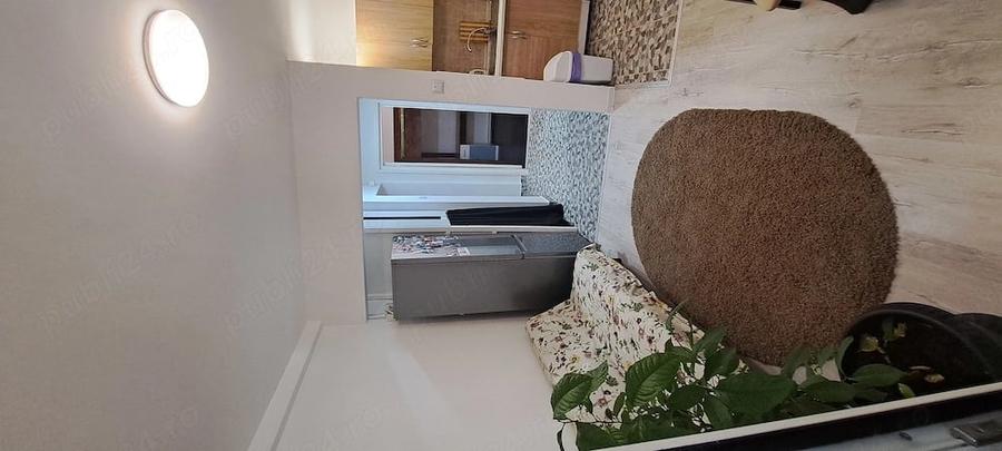 Apartament cu 3 camere semidecomandat în Exterior Vest