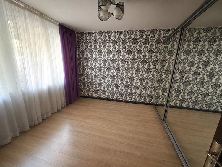Apartament cu 3 camere decomandat în Drumul Taberei