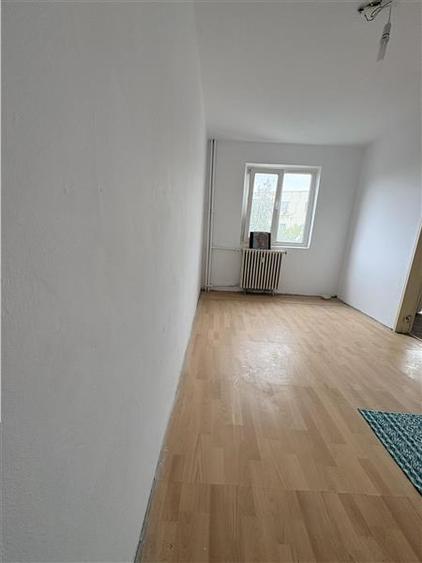 Apartament cu 2 camere semidecomandat în Inel II