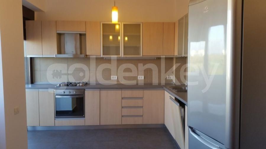 Apartament cu 4 camere decomandat în Floreasca