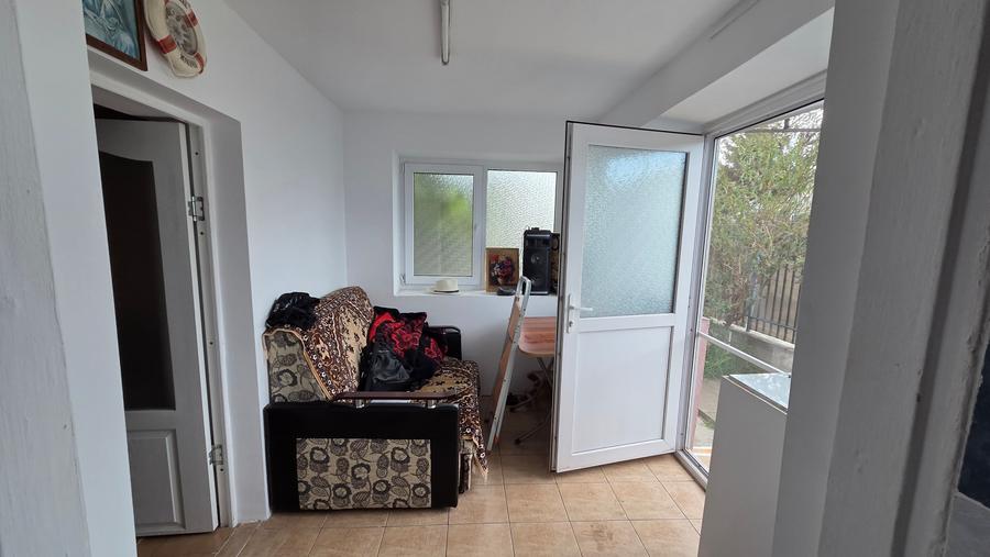 Schitu,casa si teren 547/17 stradal,3 minute de gara,pret 72000 euro - 6