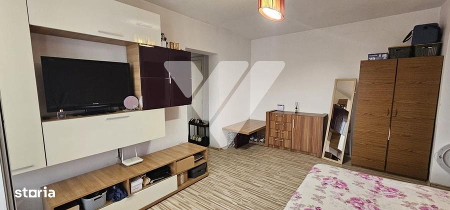 Apartament cu 3 camere semidecomandat în Central