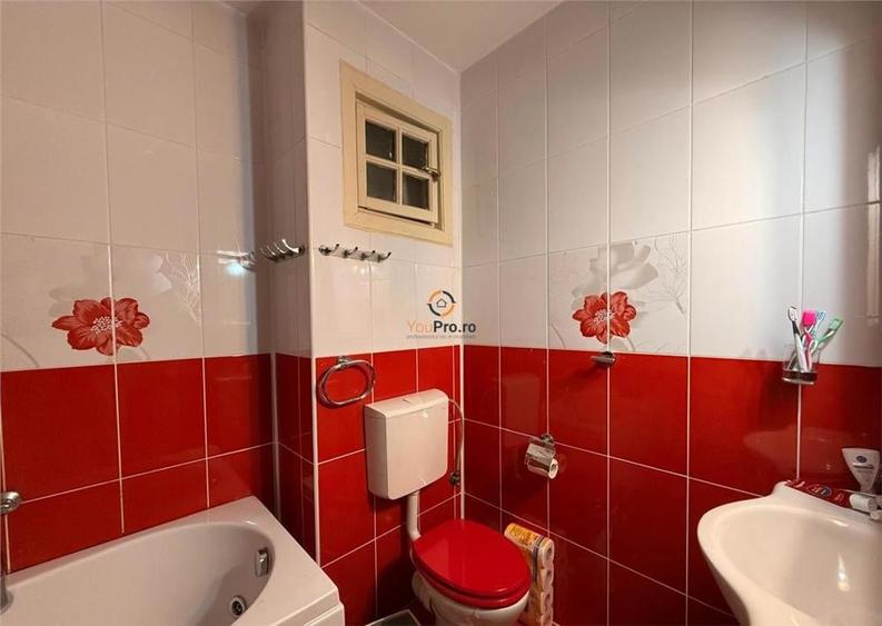 Casă cu 9 camere cu Teren 300 Mp în Lunei