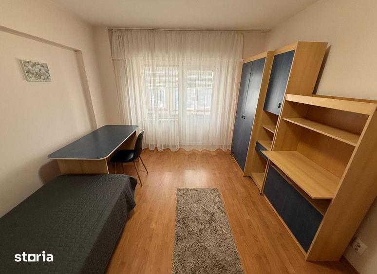 Apartament cu 4 camere în Păcurari