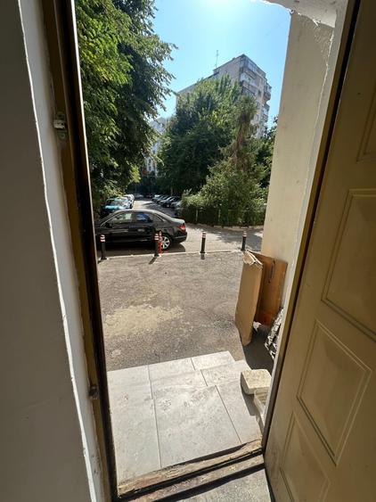 Spațiu comercial, de 80 mp, în Rahova