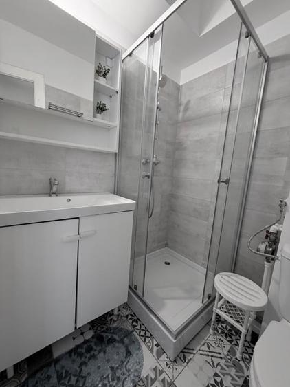 Garsonieră decomandată, mobilată în Gara de Nord