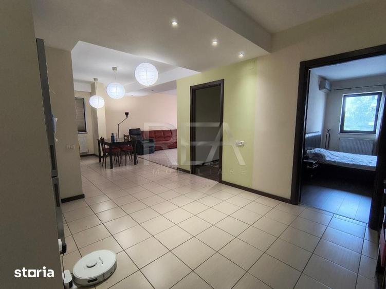 Apartament cu 3 camere semidecomandat în Dămăroaia