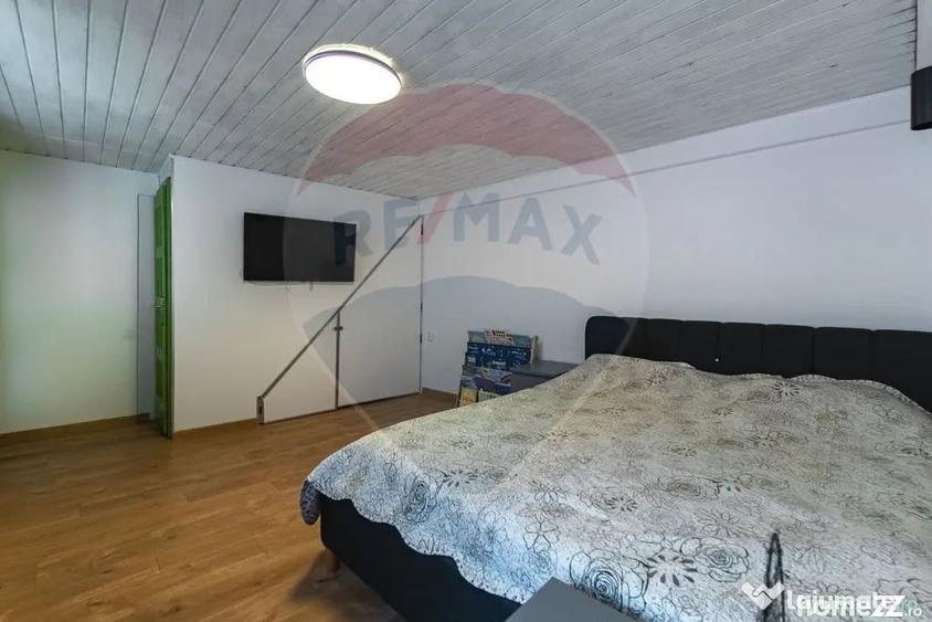 Apartament cu 3 camere nedecomandat în Schei
