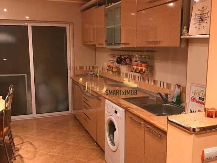 Apartament cu 4 camere decomandat în Central
