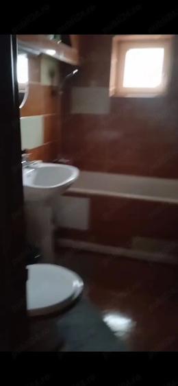 Spre vanzare apartament 74 m,zona reziden?iala, direct proprietar .Dau filmare cu tot in p - 3