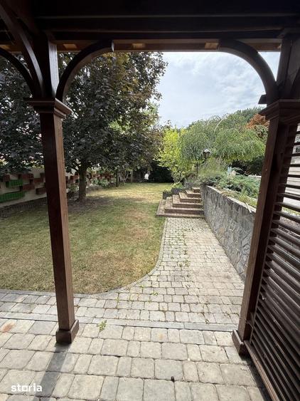 Casă cu 4 camere cu Teren 900 Mp în Sud