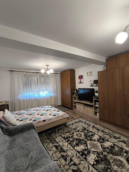 Casă cu 6 camere cu Teren 200 Mp în Lunca Cetățuii