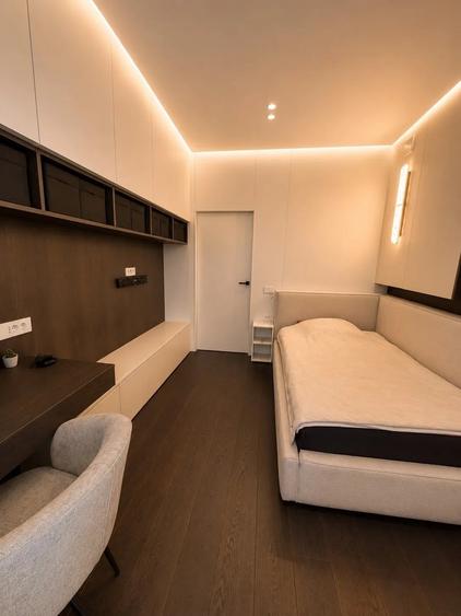 Apartament cu 4 camere decomandat în Pipera