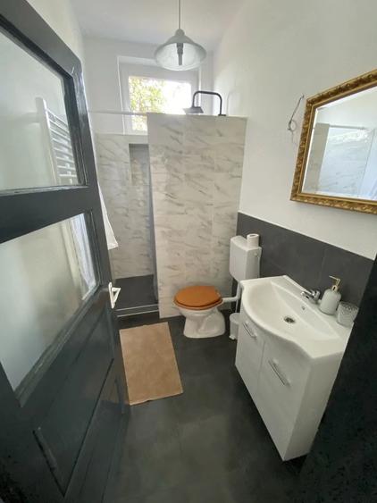 Casă cu 2 camere în Central
