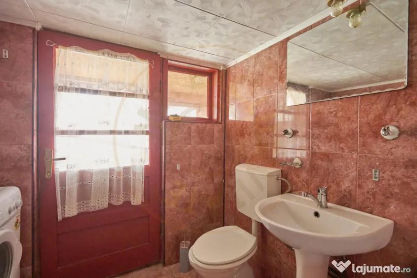Casă cu 3 camere cu Teren 831 Mp în Central