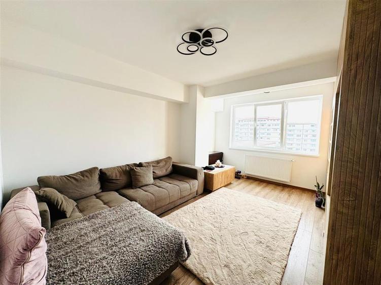Apartament cu 5 camere decomandat, mobilat în Obcini