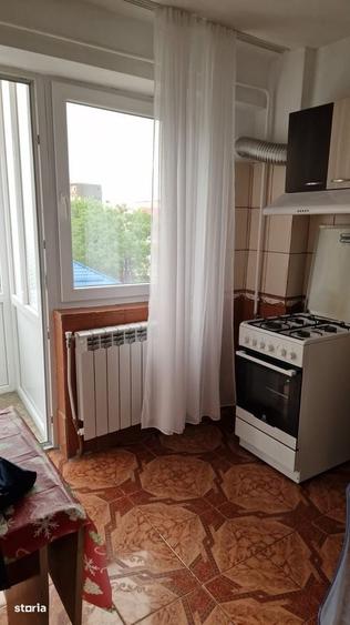 Garsonieră decomandată în Craiovița Nouă