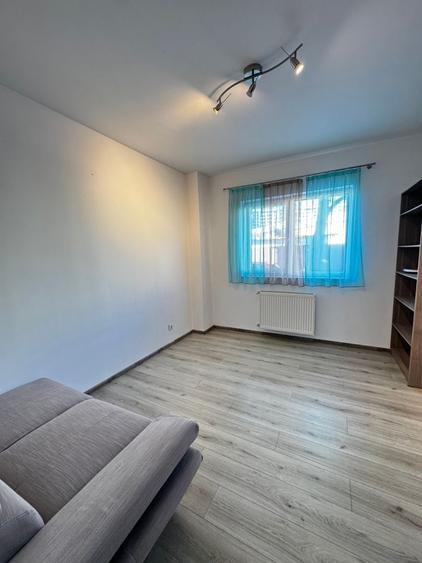 Spațiu comercial, de 42 mp, în Decebal