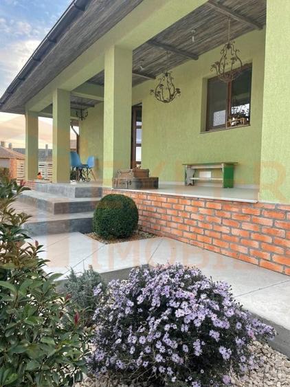Casă individuală cu 4 camere cu Canalizare în Tuzla