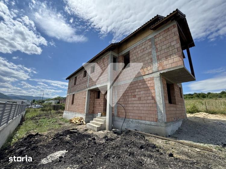 Casă cu 4 camere cu Teren 513 Mp în Central