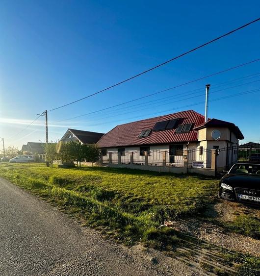 Casă cu 4 camere cu Teren 570 Mp în Aeroport