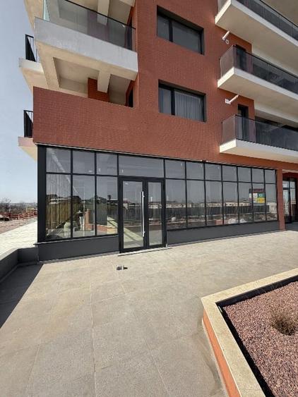 Spațiu comercial, de 455 mp, în E3