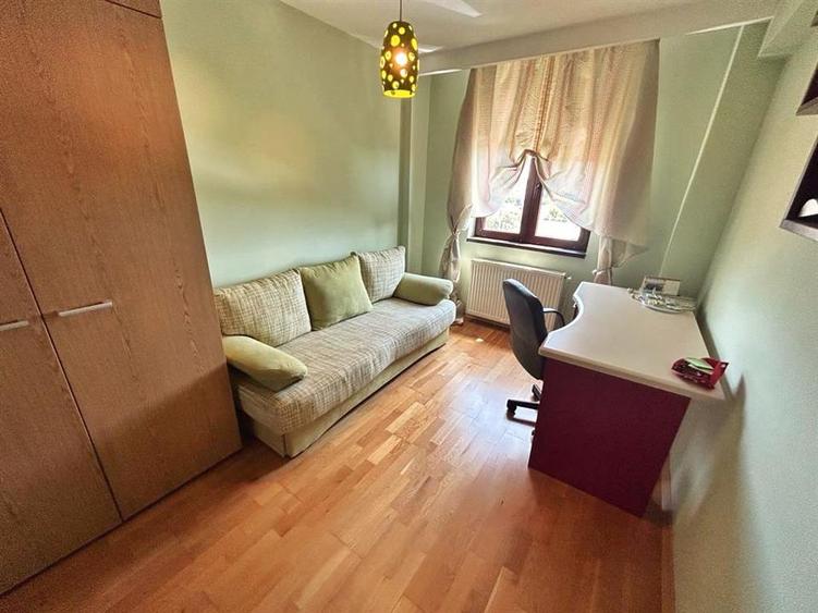 Apartament cu 3 camere decomandat în Cantacuzino