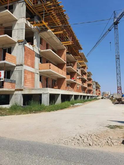 Apartament cu 3 camere decomandat în Theodor Pallady