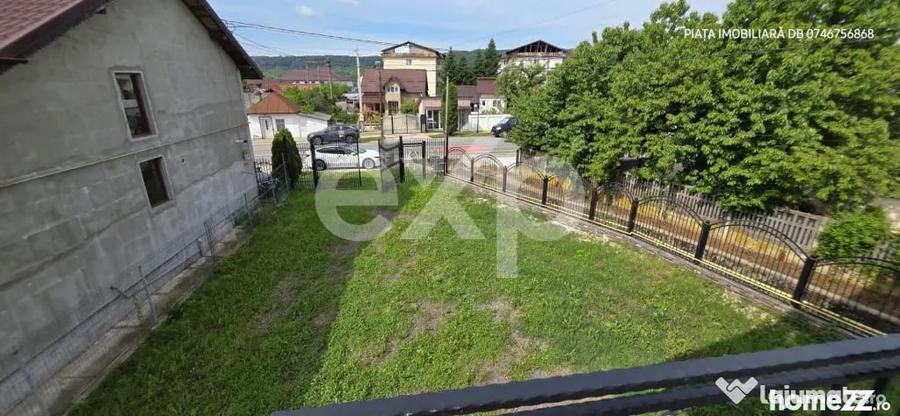 Casă cu 8 camere cu Teren 1388 Mp în Voinești