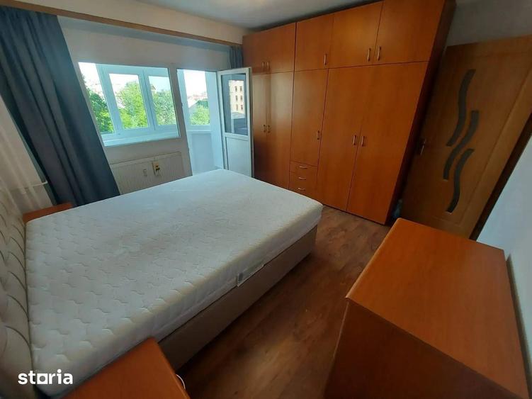 Apartament cu 2 camere decomandat în Victoriei