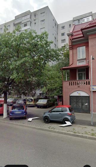 Apartament cu 4 camere decomandat în Republicii