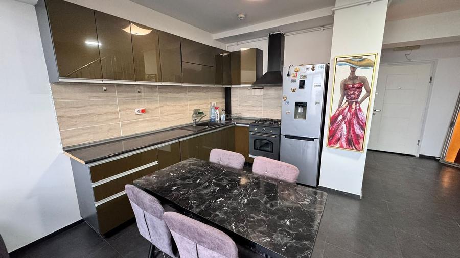 Apartament cu 3 camere decomandat, mobilat în Dristor