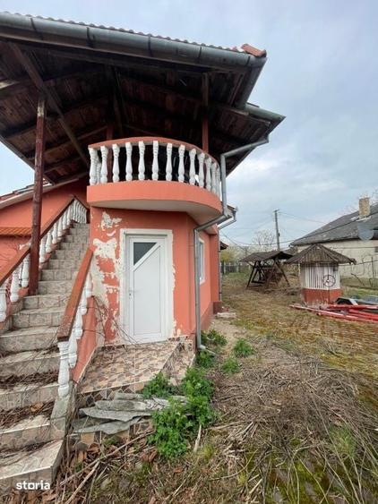 Casă cu 4 camere în Ocoliș