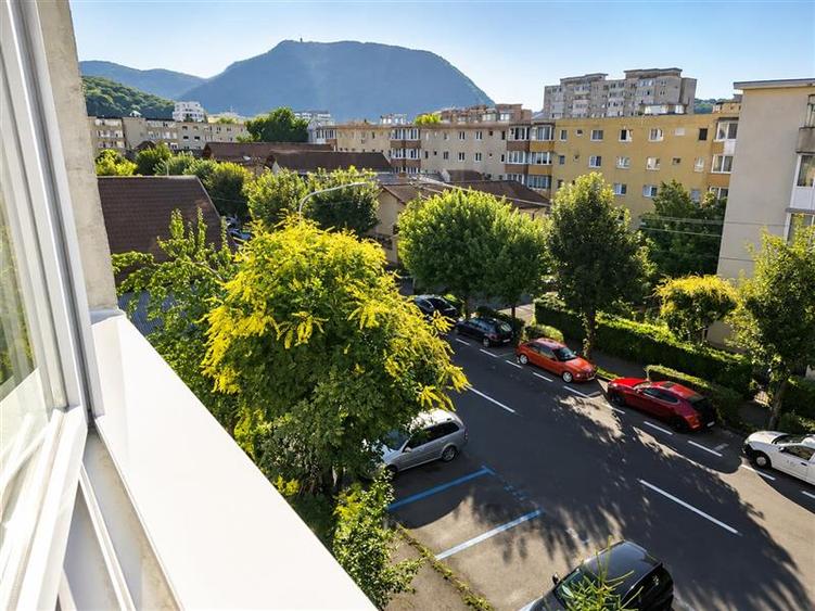 Apartament cu 2 camere decomandat în Astra